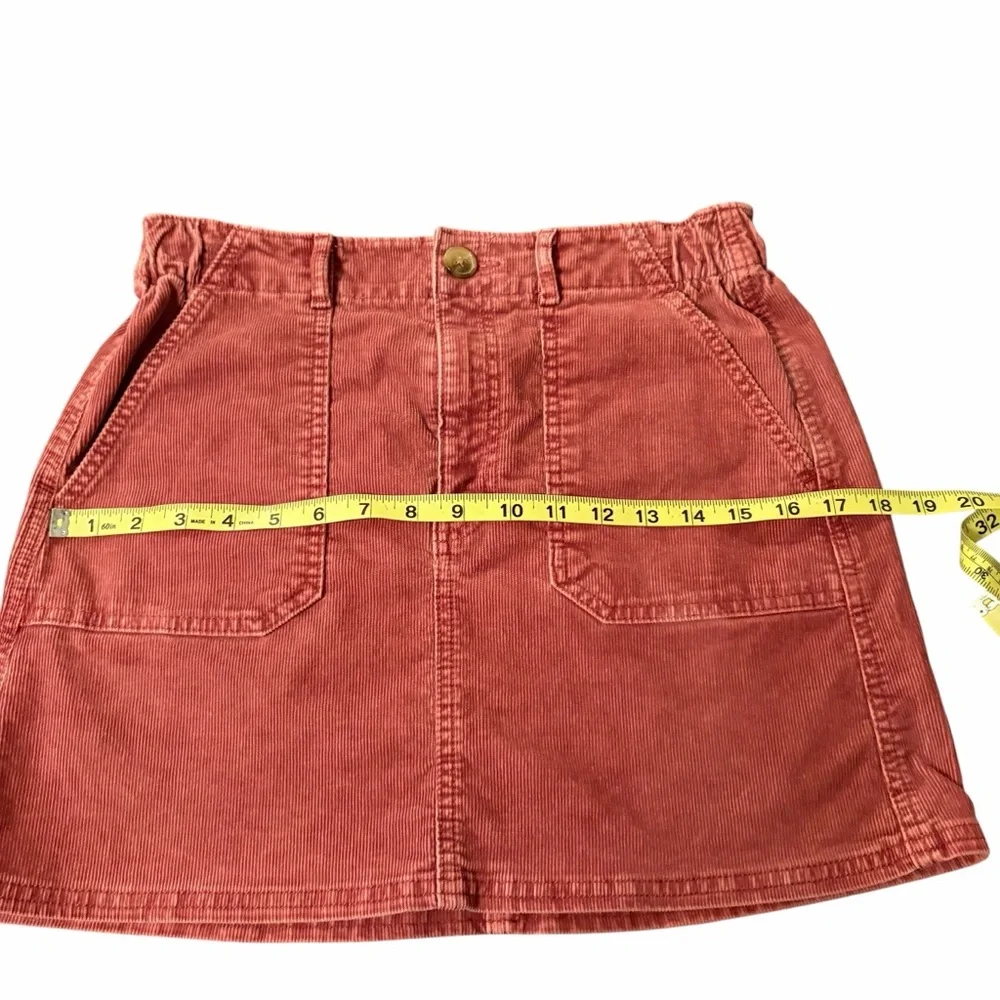 AMERICAN EAGLE DEEP ROSE CORDUROY SUPER STRETCH MINI SKIRT SIZE 4
